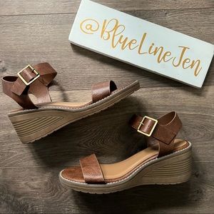 B52 by Bulloxer Camel Wedge Sandals NWOT